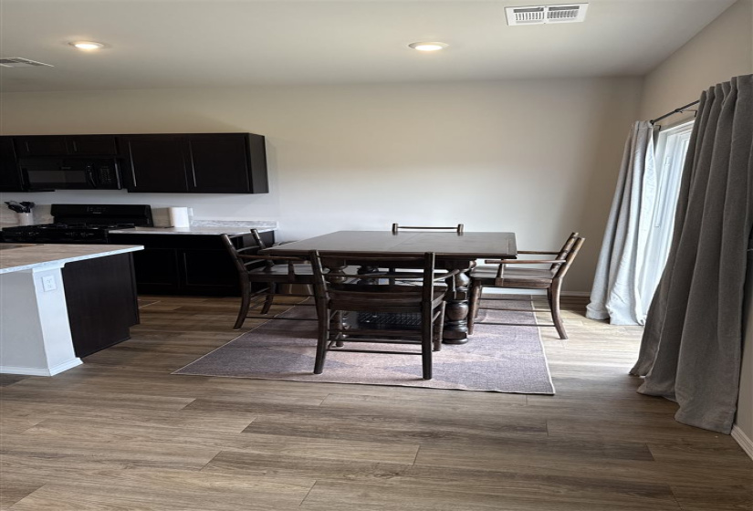 3 Bedrooms Bedrooms, 0 ,2 BathroomsBathrooms,Residential,Single Family,18th,2,131658