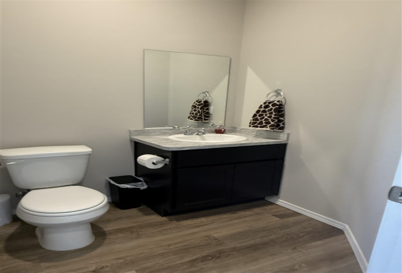 3 Bedrooms Bedrooms, 0 ,2 BathroomsBathrooms,Residential,Single Family,18th,2,131658