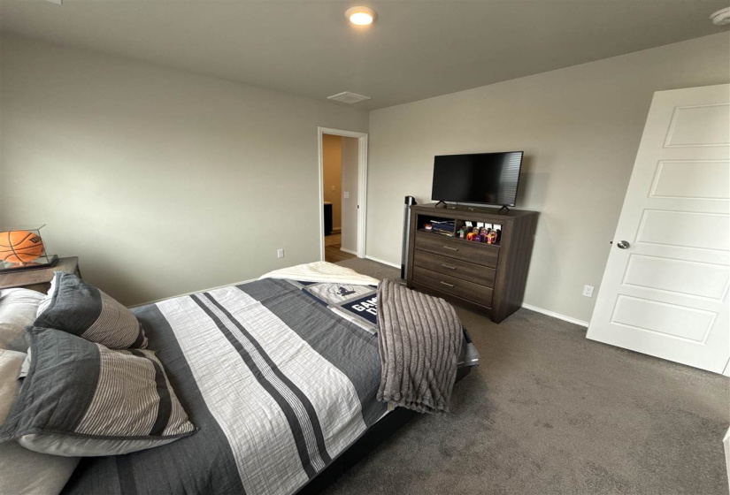 3 Bedrooms Bedrooms, 0 ,2 BathroomsBathrooms,Residential,Single Family,18th,2,131658