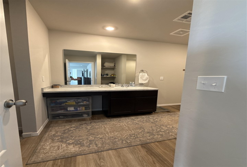 3 Bedrooms Bedrooms, 0 ,2 BathroomsBathrooms,Residential,Single Family,18th,2,131658