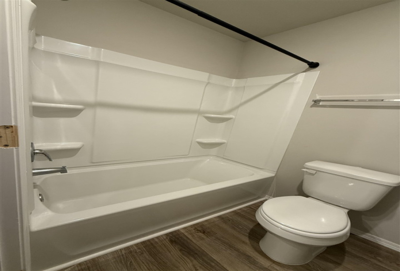3 Bedrooms Bedrooms, 0 ,2 BathroomsBathrooms,Residential,Single Family,18th,2,131658