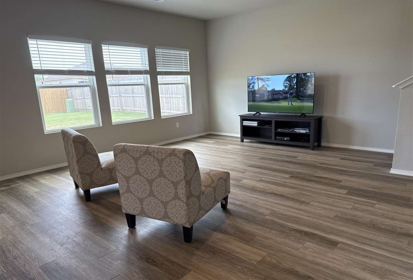 3 Bedrooms Bedrooms, 0 ,2 BathroomsBathrooms,Residential,Single Family,18th,2,131658