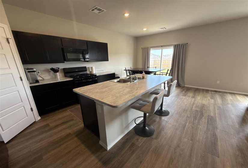 3 Bedrooms Bedrooms, 0 ,2 BathroomsBathrooms,Residential,Single Family,18th,2,131658