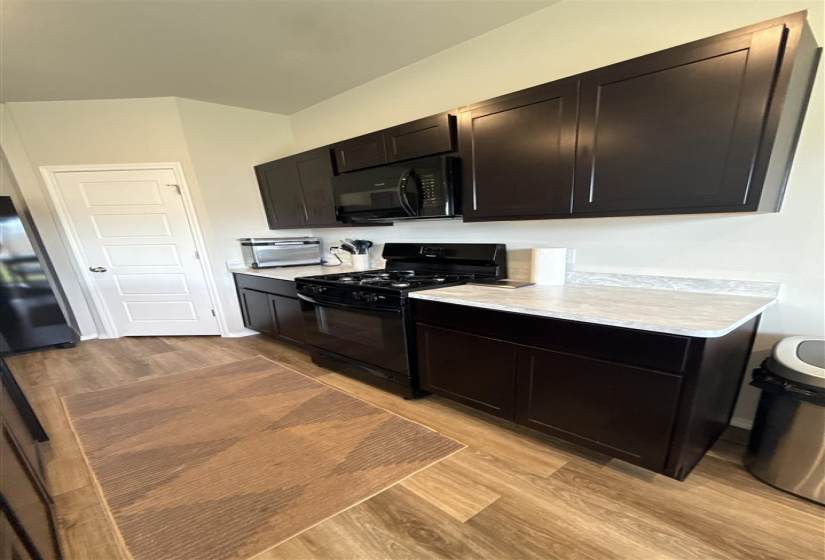 3 Bedrooms Bedrooms, 0 ,2 BathroomsBathrooms,Residential,Single Family,18th,2,131658