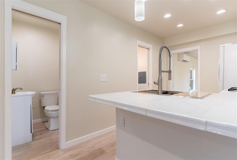 1 Bedroom Bedrooms, ,1 BathroomBathrooms,Residential,Single Family,Husband,1,131659