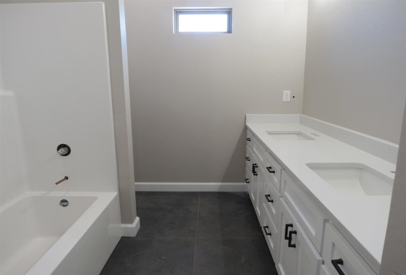 4 Bedrooms Bedrooms, ,2 BathroomsBathrooms,Residential,Single Family,Adair,1,131660