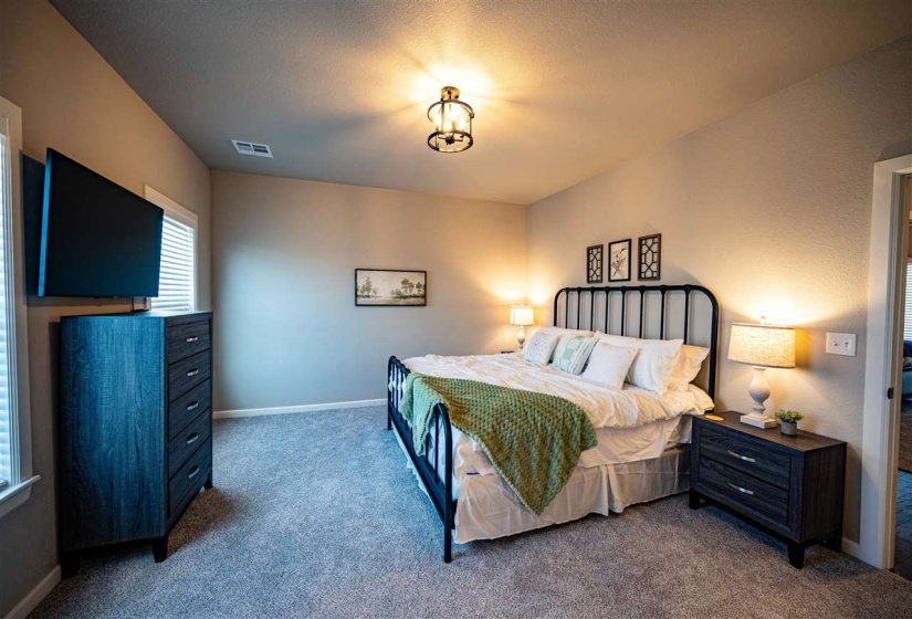 4 Bedrooms Bedrooms, ,4 BathroomsBathrooms,Residential,Single Family,122nd,3,131676