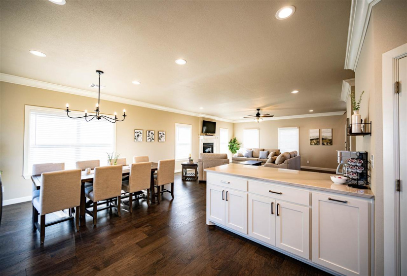 4 Bedrooms Bedrooms, ,4 BathroomsBathrooms,Residential,Single Family,122nd,3,131676