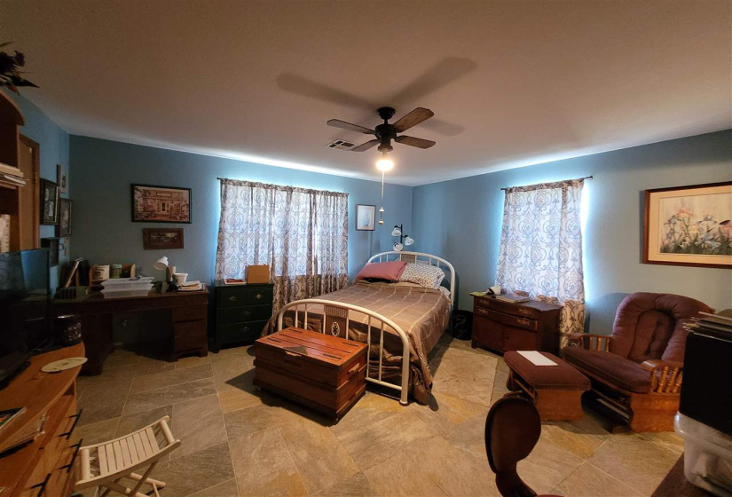 3 Bedrooms Bedrooms, ,2 BathroomsBathrooms,Residential,Single Family,Holly,1,131683