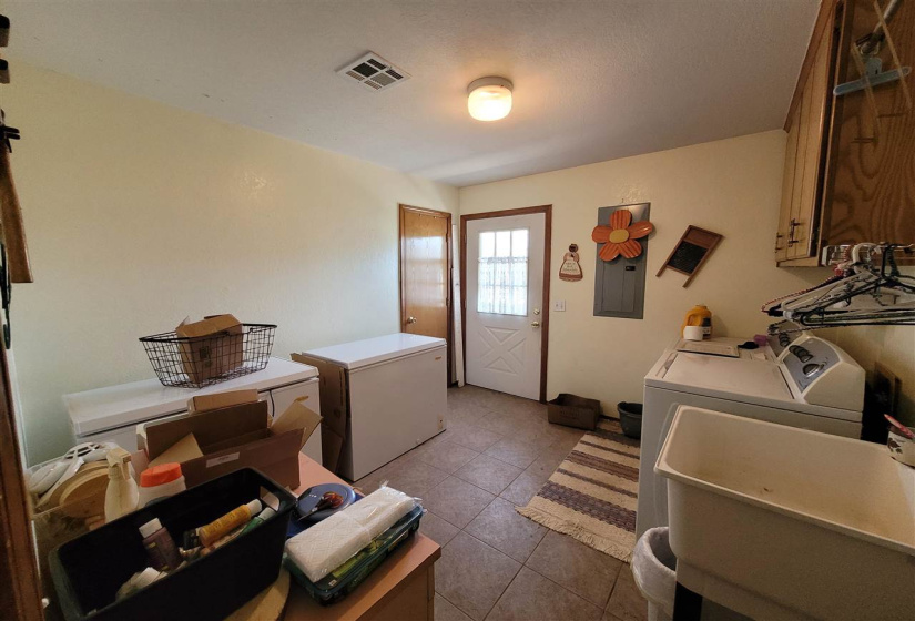 3 Bedrooms Bedrooms, ,2 BathroomsBathrooms,Residential,Single Family,Holly,1,131683