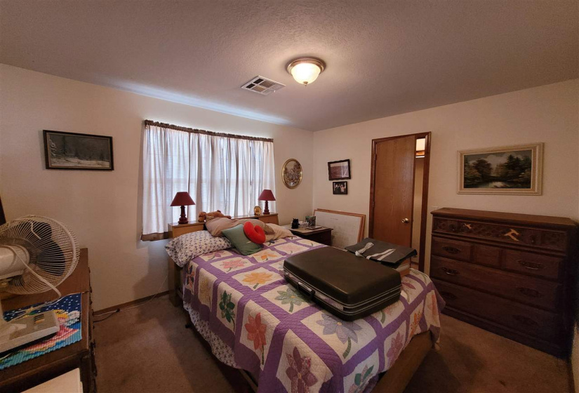 3 Bedrooms Bedrooms, ,2 BathroomsBathrooms,Residential,Single Family,Holly,1,131683