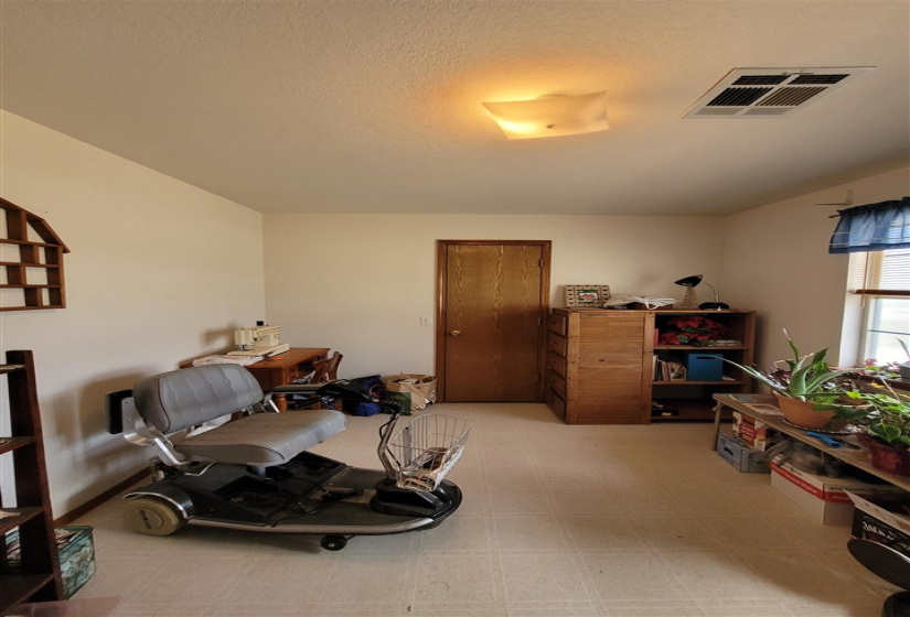 3 Bedrooms Bedrooms, ,2 BathroomsBathrooms,Residential,Single Family,Holly,1,131683