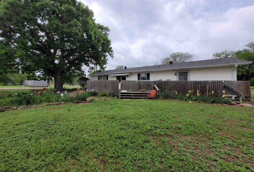 3 Bedrooms Bedrooms, ,2 BathroomsBathrooms,Residential,Single Family,Holly,1,131683