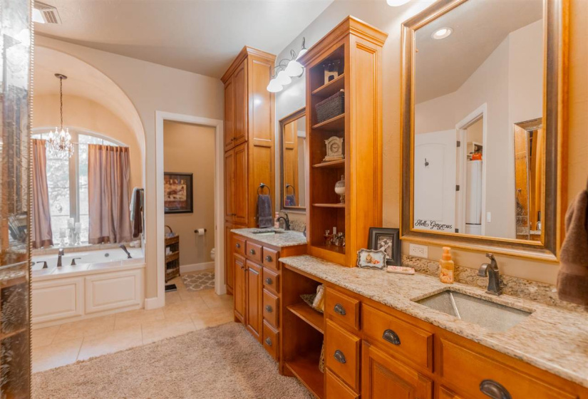 4 Bedrooms Bedrooms, ,3 BathroomsBathrooms,Residential,Single Family,Turtle Pond,2,131703