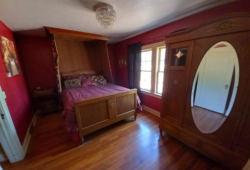 5 Bedrooms Bedrooms, ,5 BathroomsBathrooms,Residential,Single Family,Burford,1.5,131710