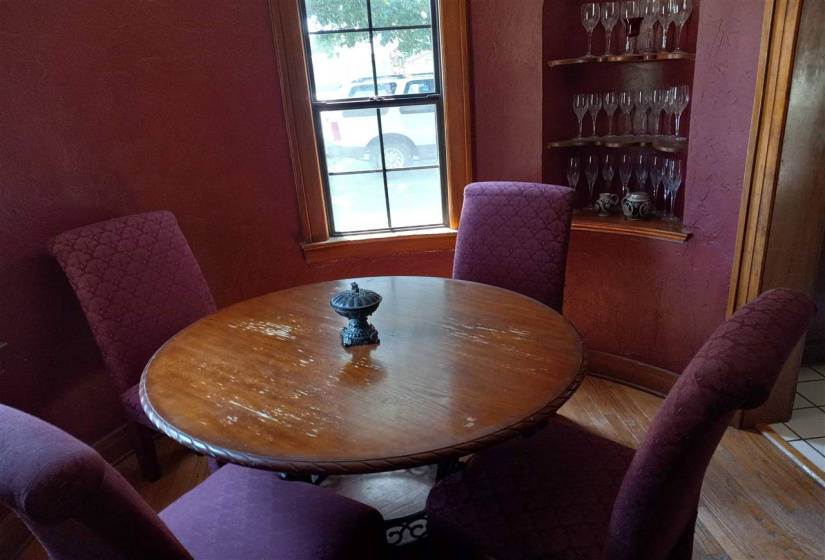 5 Bedrooms Bedrooms, ,5 BathroomsBathrooms,Residential,Single Family,Burford,1.5,131710