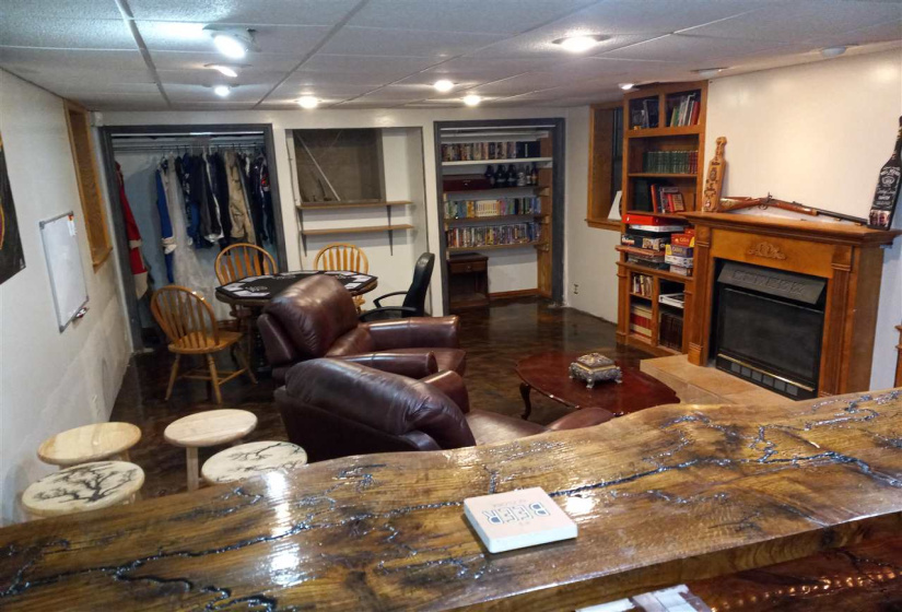 5 Bedrooms Bedrooms, ,5 BathroomsBathrooms,Residential,Single Family,Burford,1.5,131710