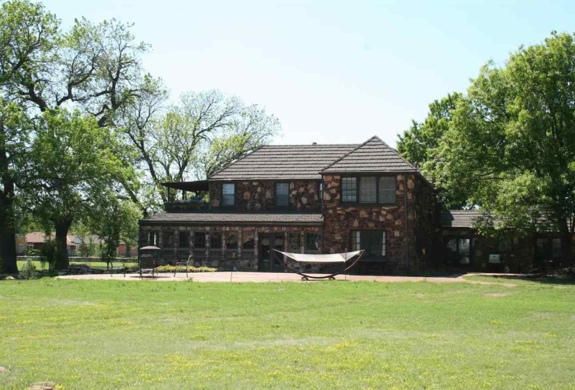 5 Bedrooms Bedrooms, ,5 BathroomsBathrooms,Residential,Single Family,Burford,1.5,131710