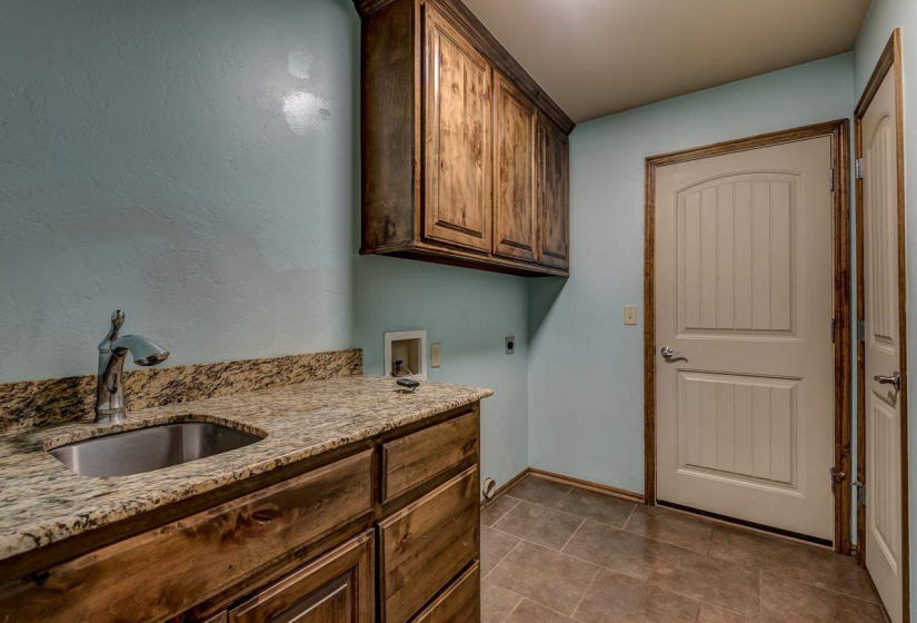 4 Bedrooms Bedrooms, ,2 BathroomsBathrooms,Residential,Single Family,Carnes,1,131713