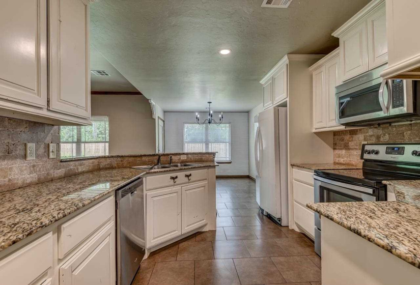 4 Bedrooms Bedrooms, ,2 BathroomsBathrooms,Residential,Single Family,Carnes,1,131713