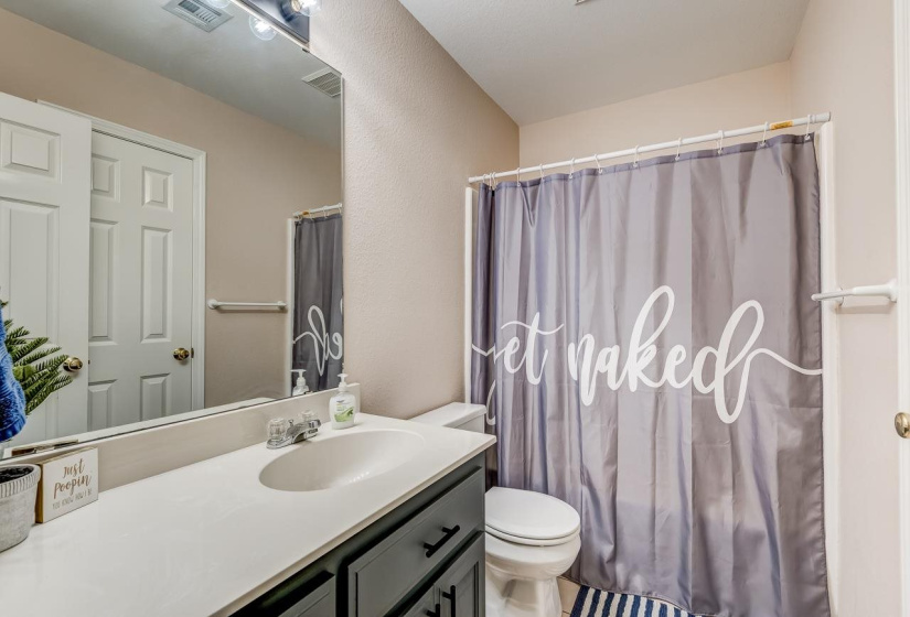 3 Bedrooms Bedrooms, ,2 BathroomsBathrooms,Residential,Single Family,Windsor,1,131714
