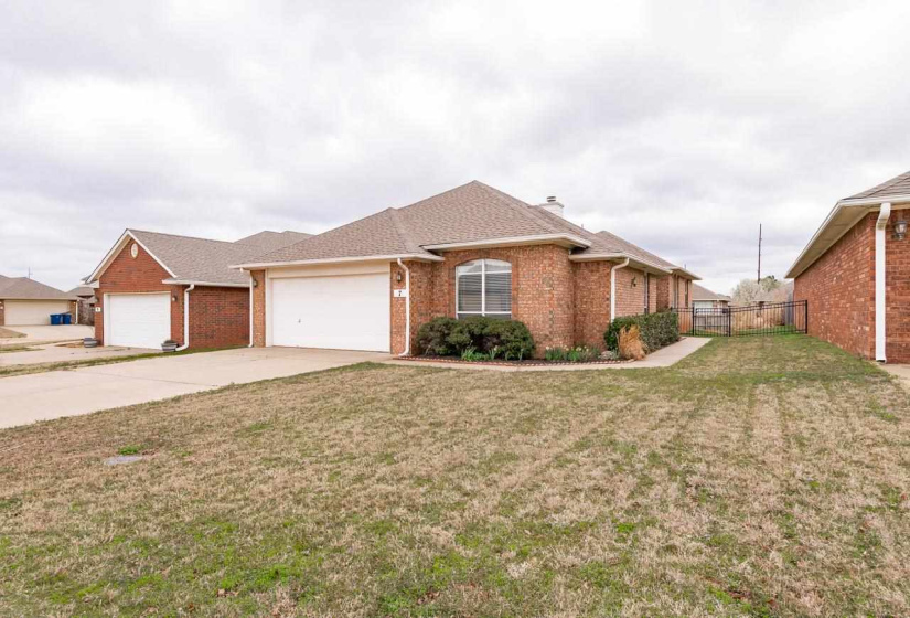 3 Bedrooms Bedrooms, ,2 BathroomsBathrooms,Residential,Single Family,Windsor,1,131714