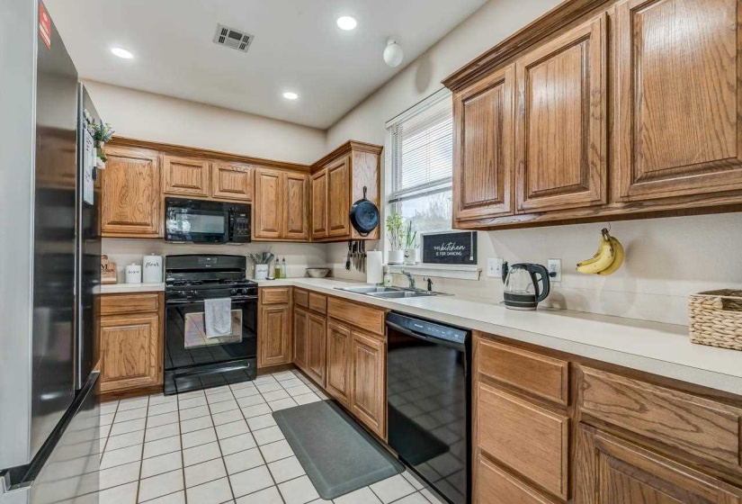 3 Bedrooms Bedrooms, ,2 BathroomsBathrooms,Residential,Single Family,Windsor,1,131714