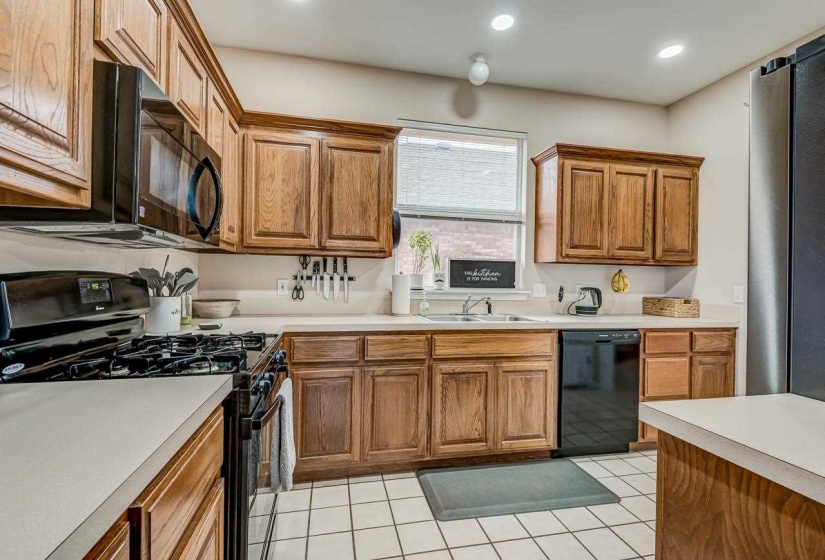 3 Bedrooms Bedrooms, ,2 BathroomsBathrooms,Residential,Single Family,Windsor,1,131714