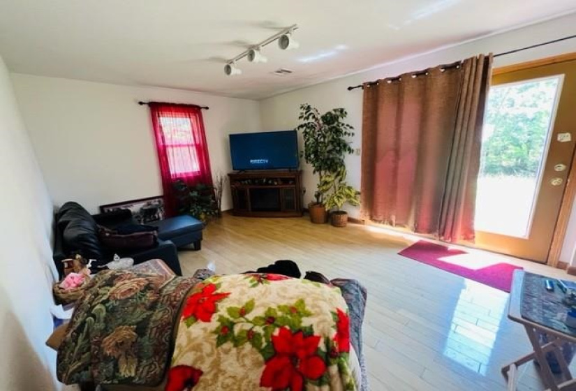 3 Bedrooms Bedrooms, ,2 BathroomsBathrooms,Residential,Single Family,Tower Estates,1.5,131720