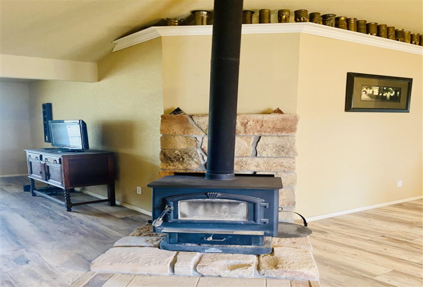 3 Bedrooms Bedrooms, ,2 BathroomsBathrooms,Residential,Single Family,DALTON,1,131723