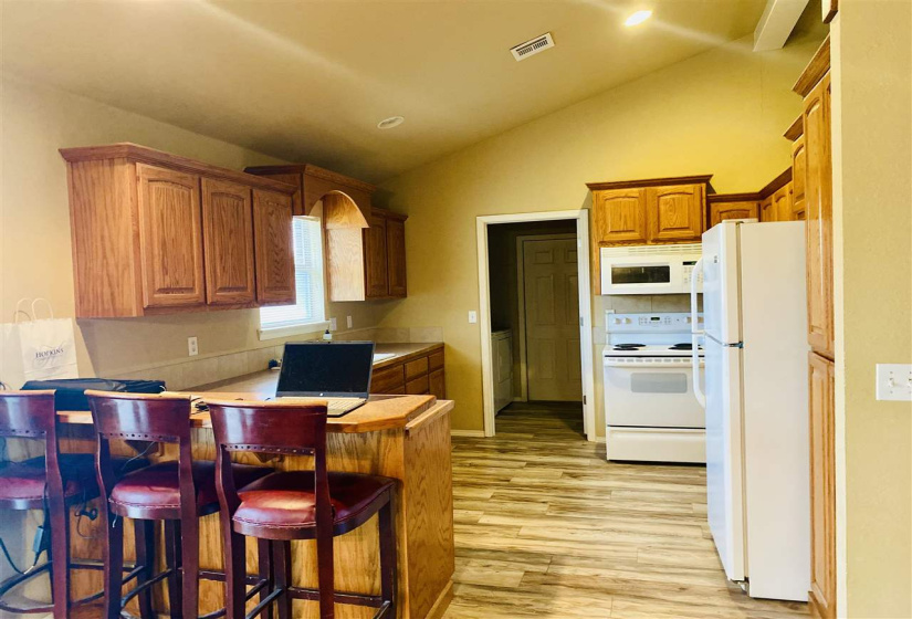 3 Bedrooms Bedrooms, ,2 BathroomsBathrooms,Residential,Single Family,DALTON,1,131723