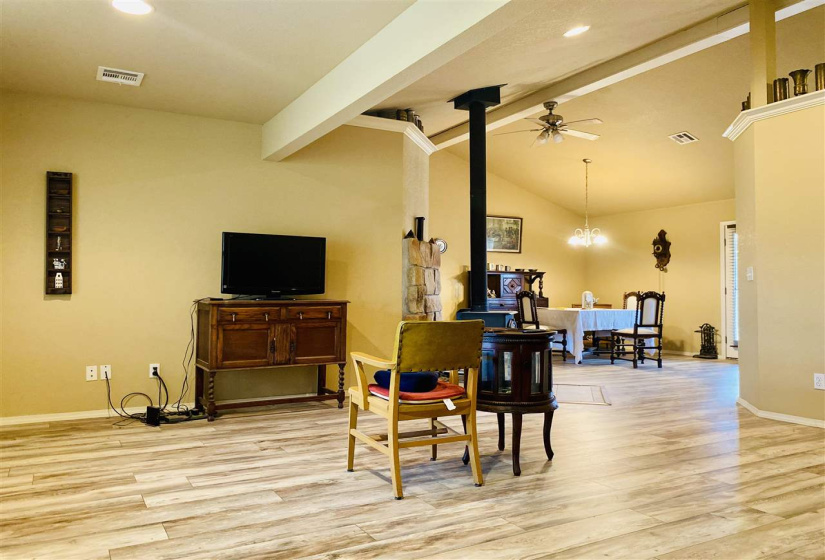 3 Bedrooms Bedrooms, ,2 BathroomsBathrooms,Residential,Single Family,DALTON,1,131723