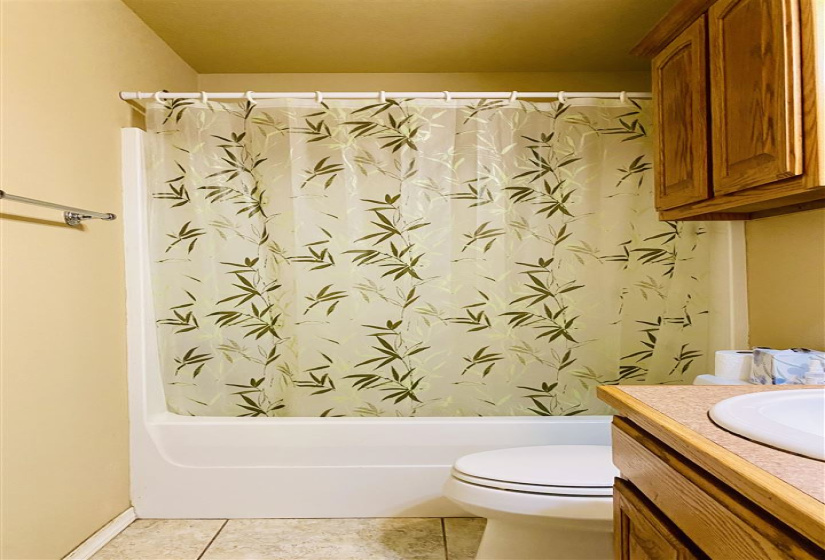 3 Bedrooms Bedrooms, ,2 BathroomsBathrooms,Residential,Single Family,DALTON,1,131723