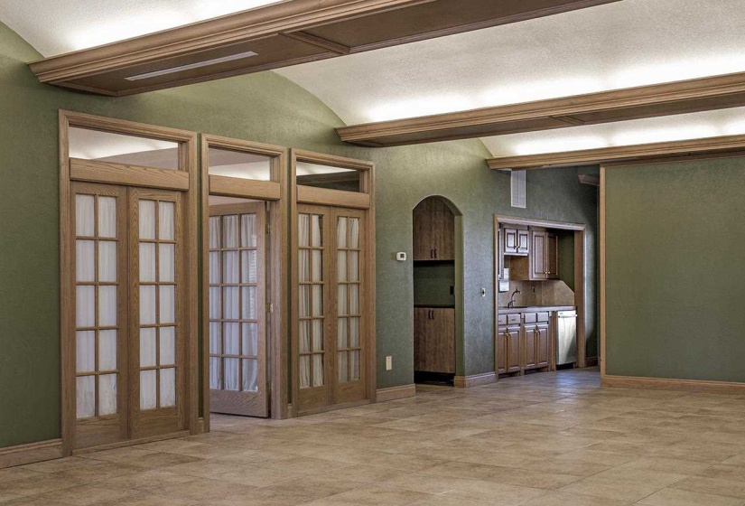 6 BathroomsBathrooms,Commercial/industrial,Commercial,Lakeview,2,131724