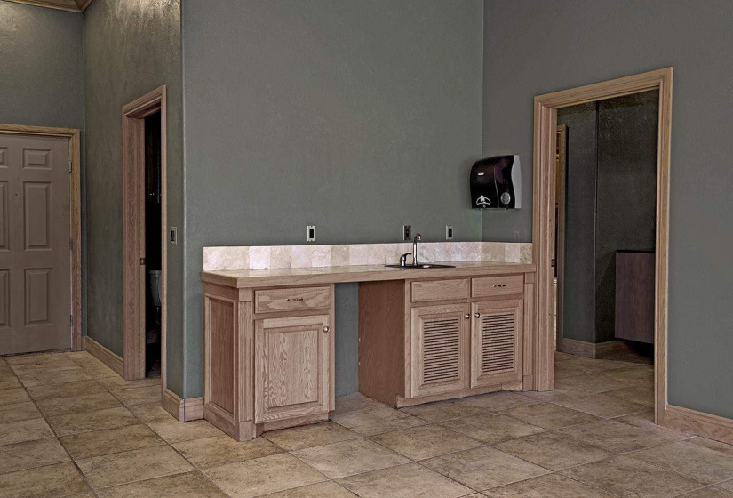6 BathroomsBathrooms,Commercial/industrial,Commercial,Lakeview,2,131724