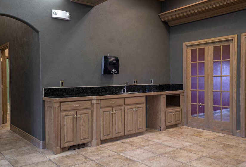 6 BathroomsBathrooms,Commercial/industrial,Commercial,Lakeview,2,131724