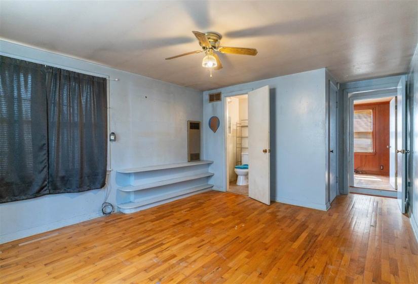 4 Bedrooms Bedrooms, 0 ,1 BathroomBathrooms,Residential,Single Family,10th,1.5,131732