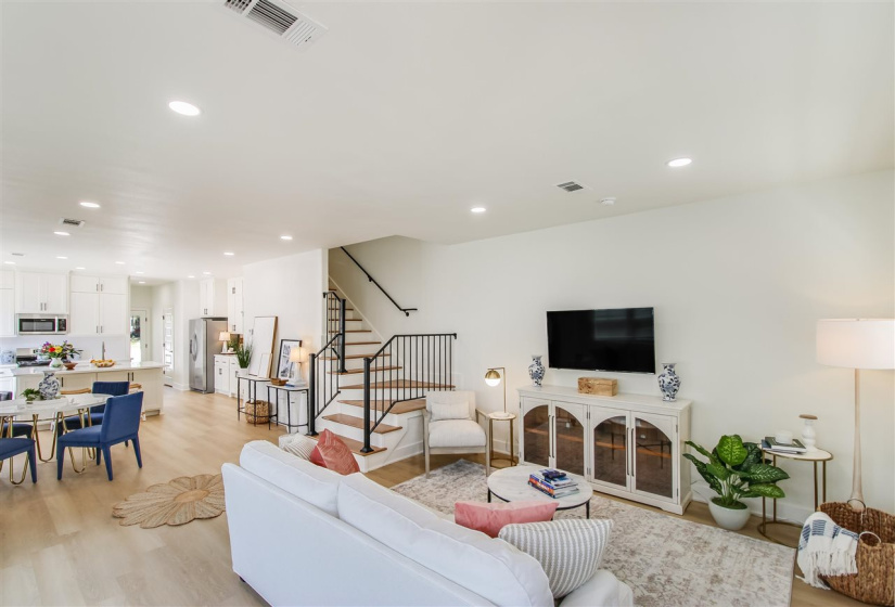 4 Bedrooms Bedrooms, ,4 BathroomsBathrooms,Residential,Condominium/townhouse,Husband,2,131737