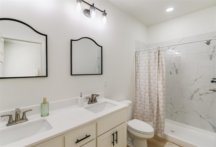 4 Bedrooms Bedrooms, ,4 BathroomsBathrooms,Residential,Condominium/townhouse,Husband,2,131737