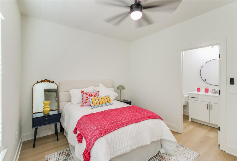 4 Bedrooms Bedrooms, ,4 BathroomsBathrooms,Residential,Condominium/townhouse,Husband,2,131737