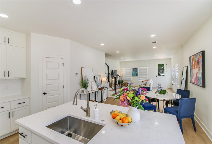 4 Bedrooms Bedrooms, ,4 BathroomsBathrooms,Residential,Condominium/townhouse,Husband,2,131737