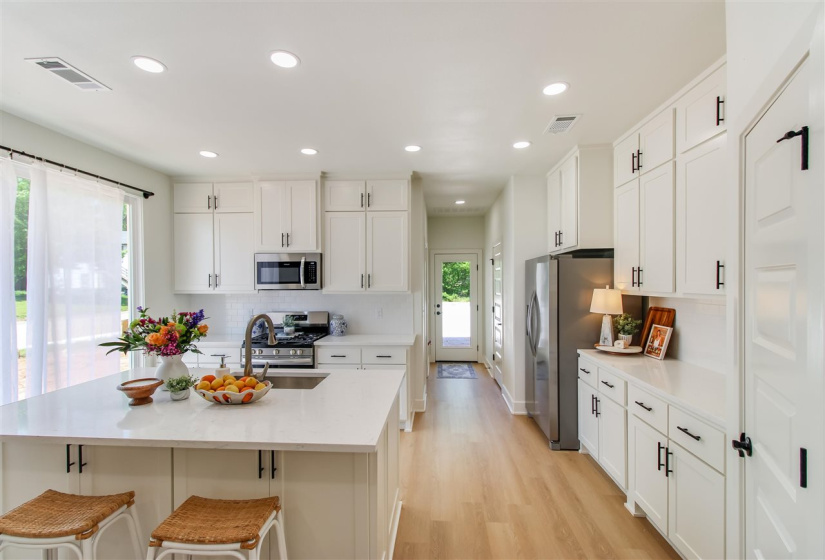 4 Bedrooms Bedrooms, ,4 BathroomsBathrooms,Residential,Condominium/townhouse,Husband,2,131737