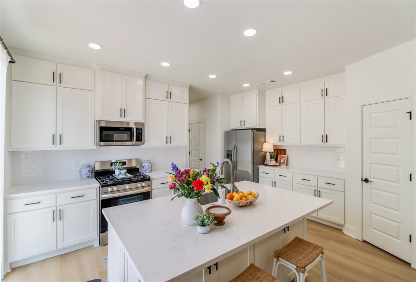 4 Bedrooms Bedrooms, ,4 BathroomsBathrooms,Residential,Condominium/townhouse,Husband,2,131737