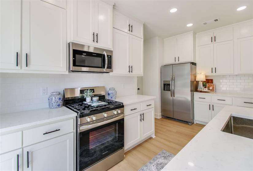 4 Bedrooms Bedrooms, ,4 BathroomsBathrooms,Residential,Condominium/townhouse,Husband,2,131737