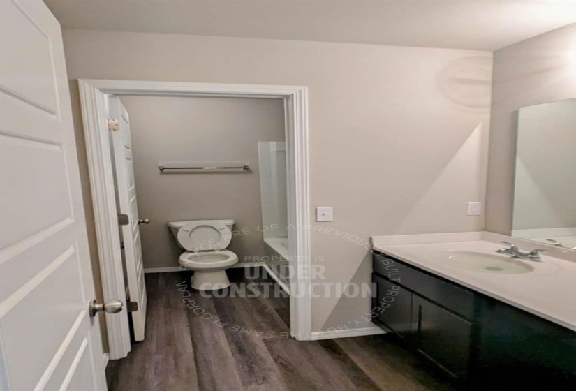 4 Bedrooms Bedrooms, ,2 BathroomsBathrooms,Residential,Single Family,Ravine,1,131740