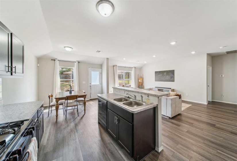 4 Bedrooms Bedrooms, ,2 BathroomsBathrooms,Residential,Single Family,Franklin,1,131741