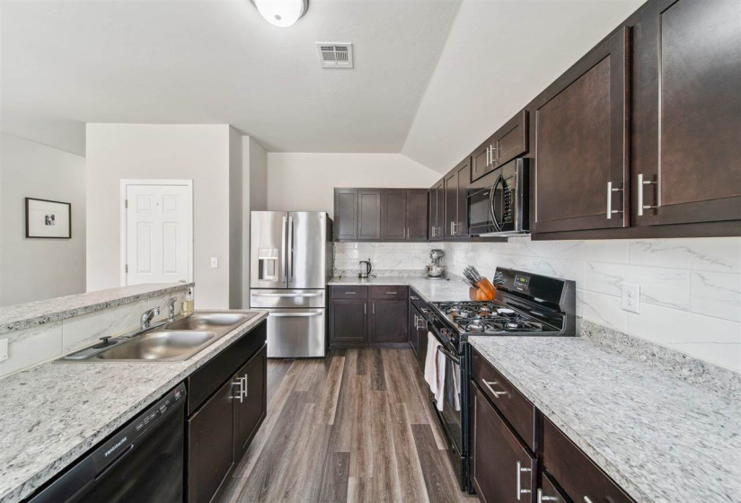 4 Bedrooms Bedrooms, ,2 BathroomsBathrooms,Residential,Single Family,Franklin,1,131741