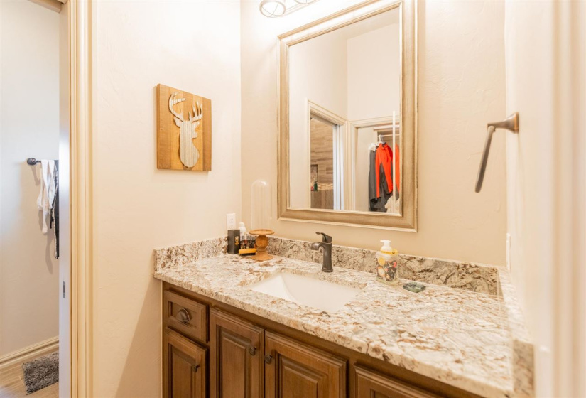 3 Bedrooms Bedrooms, ,2 BathroomsBathrooms,Residential,Single Family,3310,1,131750