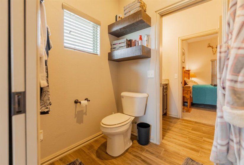 3 Bedrooms Bedrooms, ,2 BathroomsBathrooms,Residential,Single Family,3310,1,131750