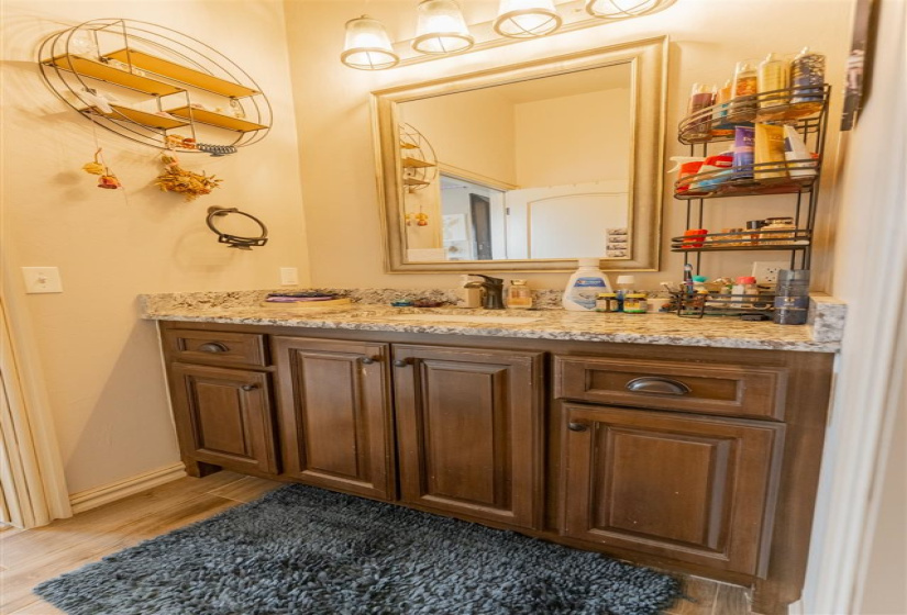 3 Bedrooms Bedrooms, ,2 BathroomsBathrooms,Residential,Single Family,3310,1,131750